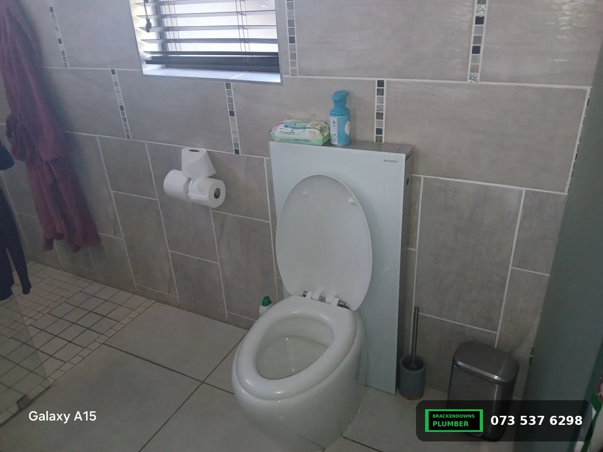 Plumber at work in Helderwyk, Brakpan
